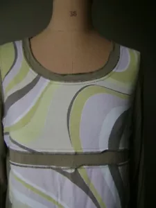 French Fashion - PHILDAR Swirly Mod Retro Stretch Knit Top Taupe Yellow M/L - Picture 1 of 1