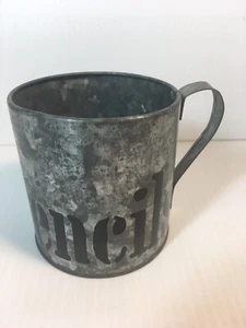 Vintage Metall Aluminium Tasse Bleistift Schablone Landhaus Deko primitiv grau schwarz - Bild 1 von 12