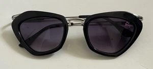 Gafas de sol Betsey Johnson negras ojo de gato tono plateado ribete de metal - Imagen 1 de 12