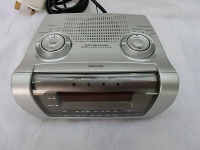 Alarm Radio Clock AM/FM with Natural Sound DI-0363 - Image 1 of 4