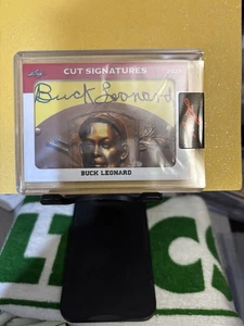 2025 Leaf Cut Signatures Buck Leonard Autograph # Cs-BL1 Prestine Auction - Bild 1 von 4
