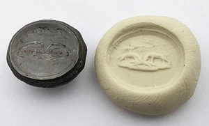 VICTORIAN HUNTING DOGS & FOX GLASS INTAGLIO SEAL 19TH CENTURY - Picture 1 of 5