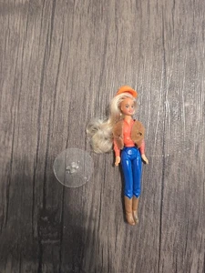 Bambola vintage 1981 Kenner Glamour Gals Shara Cowgirl 4" Hong Kong Rootin Tootin - Foto 1 di 8