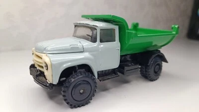ZIL 130 MMZ 555 DUMP TRUCK - Scale collectible model of the car - 1/43 USSR. - Image 1 of 4