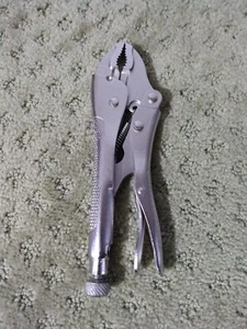 Husky 7" curved jaw locking Vise grips pliers. New - Picture 1 of 7