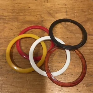 Retro Plastic Bangles Set Of 5 - Black White Mustard Rust & Translucent Brown - Picture 1 of 6