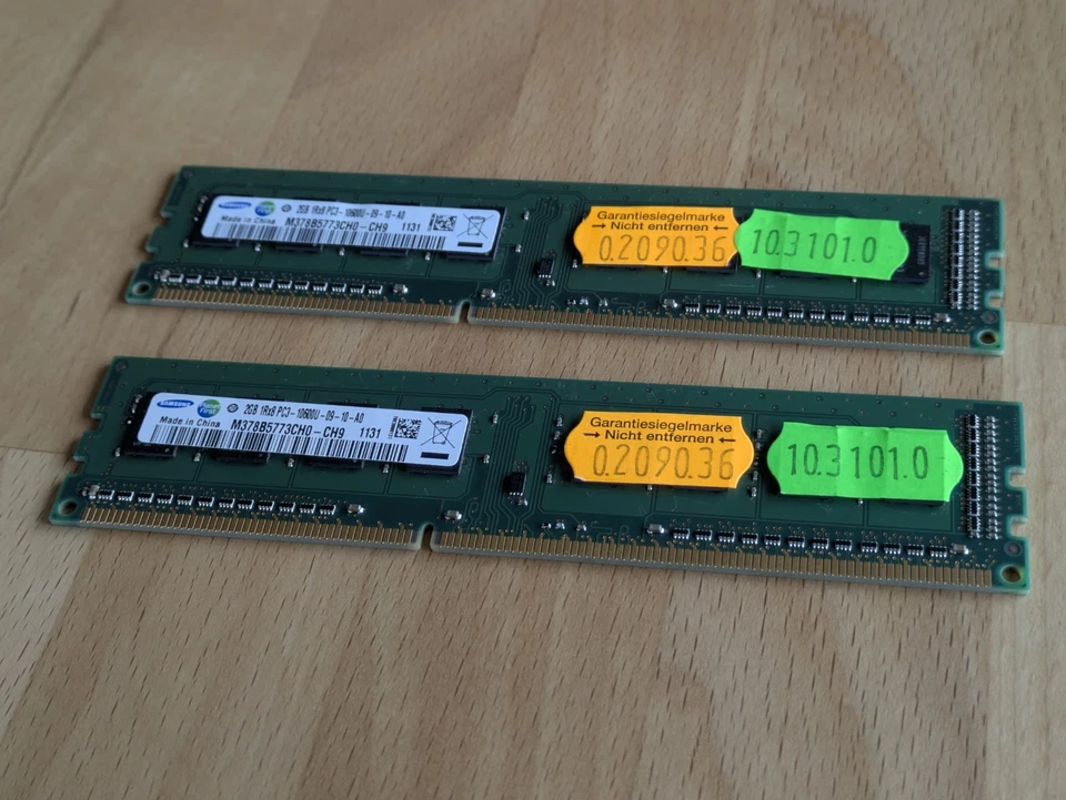 2 Stück Samsung DDR3 2GB 1Rx8-PC3-10600U-09-10-A0 zusammen 4 GB - Bild 1 von 4