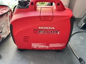Honda Generator / Inverter EU10i (with cover and cable lock) - Picture 1 of 9