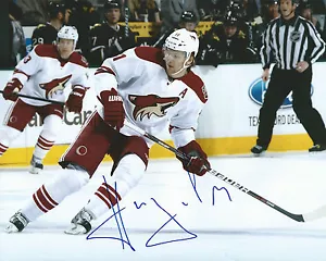 **GFA Phoenix Coyotes *MARTIN HANZAL* Signed 8x10 Photo COA** - Picture 1 of 1