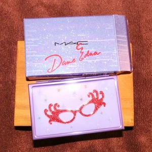 Mac Royal Tour Eyeshadow Palette Dame Edna Collection Limited Edition LE DISC! - Picture 1 of 3