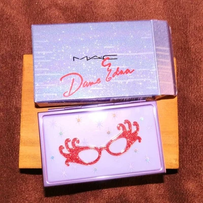Mac Royal Tour Eyeshadow Palette Dame Edna Collection Limited Edition LE DISC! - Image 1 of 3