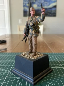 Dragon Models 1:16 Built German Signaler ,Tunisia, 1944 - Picture 1 of 15