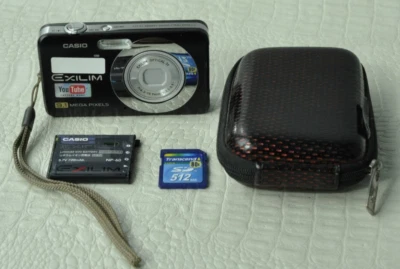 Casio Exilim EX-Z21 Digital Camera - 9.1 Mega Pixels + Memory Card - Image 1 of 4