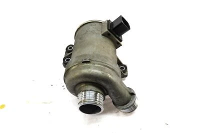 12-18 宝马 328i 428i 528i X3 X5 Z4 (F30 F31 F32 F10 E84 F15 F25) 2.0L 水泵 — 第 1/4 张图片