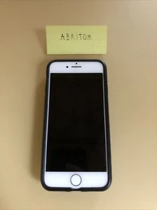 iPhone 8 - 64 Go (Silver) + une coque de protection - Photo 1/6