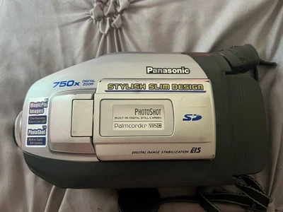 PANASONIC PhotoShot Digital PalmCorder PV-L453D VHS-C Video CameraFOR PARTS READ - Image 1 of 4