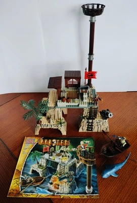Mega Bloks Pyrates #3676 Smuggler's Fort with instructions [INCOMPLETE] - Image 1 of 4