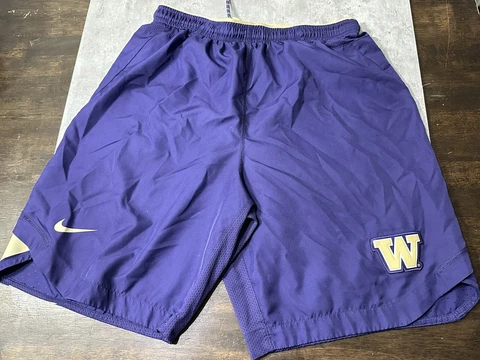 Washington Huskies Shorts Men’s Large Purple Nike Dri-Fit Basketball Cover