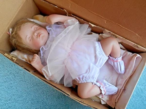ASHTON DRAKE SLEEPING BABY PORCELAIN DOLL 92621 YOLANDA BELLO WITH BOX, BLANKET - Picture 1 of 24