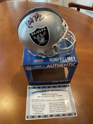Minicasco firmado autógrafo certificado de autenticidad Marcus Allen Oakland Raiders Foto 1 de 4