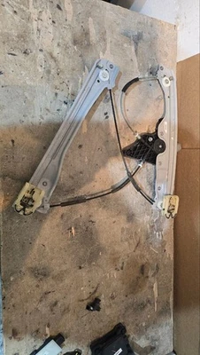 Chevrolet Malibu 2016-2024 OEM regulador de ventana de puerta del conductor delantero izquierdo con motor Foto 1 de 4