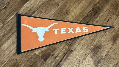 Texas Longhorns Pennant - Image 1 of 2