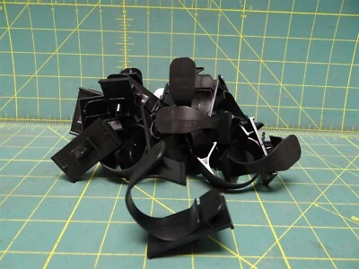 (Cantidad: 22) Clip de nailon de cable de montaje a empuje Panduit de 1" LWC100-H25-L20 negro Foto 1 de 4