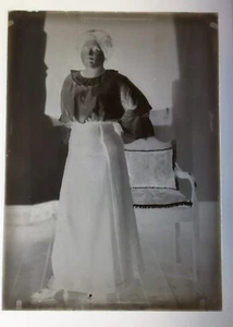 Plaque de verre: Portrait d'une jeune femme - Picture 1 of 3