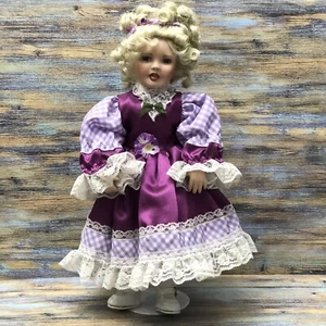 Porzellan Puppe Sammlerstück Paradise Galleries Sarah Melodien Musikwerke - Bild 1 von 9