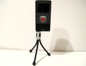 Cisco u260BTR Ultra HD Flip Video Camera 1hour 4gb Card w/Tripod EZ2USE WORKING - Picture 1 of 6