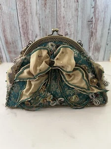 Vintage Mary Frances Feathered Bow Green taupe Khaki bag clutch - Picture 1 of 8