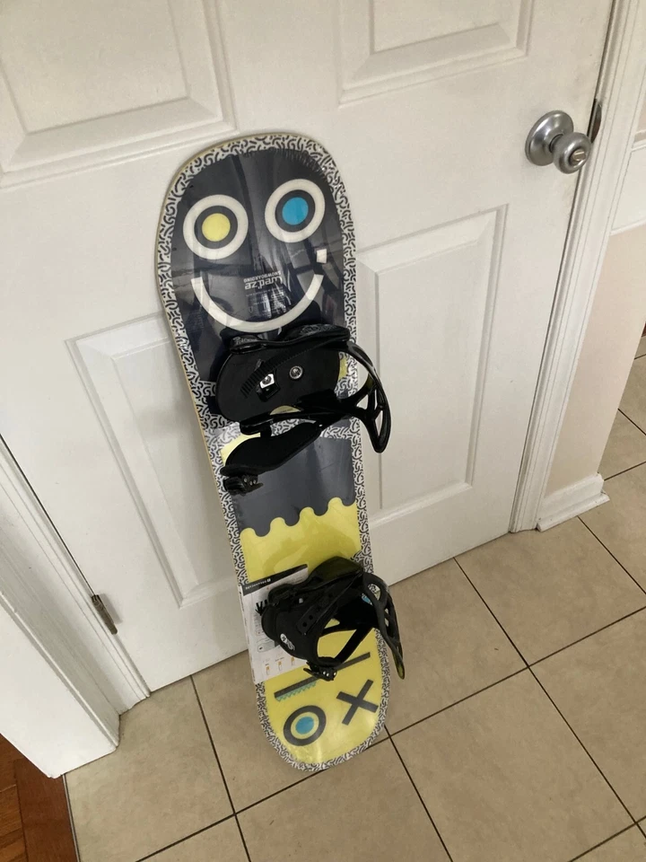 New Freestyle All-Mountain 105cm Snowboard & Rossignol Rookie JR bindings (XS) - Image 1 of 4