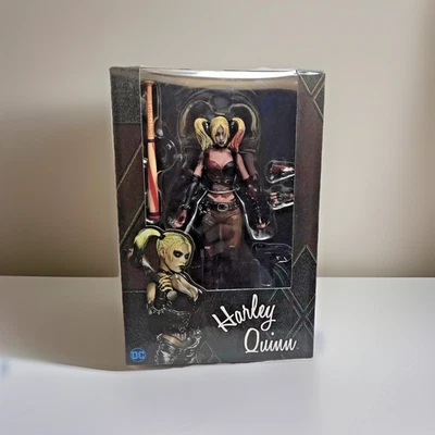 Figura de acción Harley Quinn 7" NECA Batman Arkham City Toys R Us exclusiva nueva Foto 1 de 3