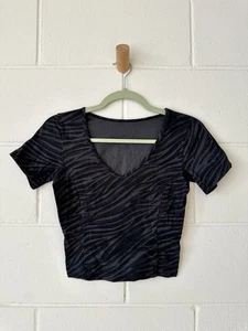 lululemon Women's Align T-Shirt Black Grey Zebra Stripe Women Size 4 - Picture 1 of 4