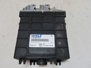 Centralina motore 037906024B VW GOLF III (1H1) 1.8 - Foto 1 di 3