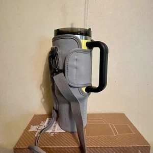 Neopren Tragetasche in grau passend für 40oz Stanley Quencher Becher und ähnliches - Bild 1 von 14