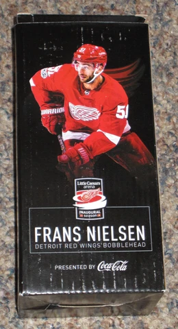 2017-18 Frans Nielsen Detroit Red Wings Bobblehead SGA Cover