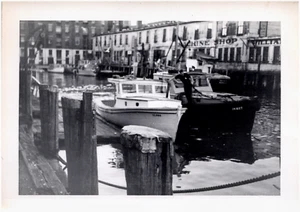 Portland Pier Machine Shop & Harbor Boats Maine Wharf 1940s Vintage Photo - Bild 1 von 2