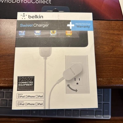 Belkin Swivel Apple 30 Pin 2.1mAh 10 Watt Wall Charger for *iPod/iPhone/iPad*  - Image 1 of 2