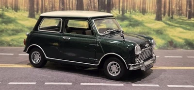 *READ* 1/18 Kyosho Morris Mini Cooper MK1 Green Diecast - Image 1 of 4