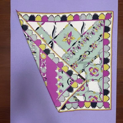 Emilio Pucci, Bufanda de Seda, Multicolor, Púrpura, Blanco, Flor, Patrones Geométricos Foto 1 de 4