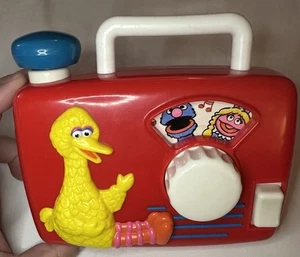 1990 Vintage ILLCO Sesame Street Big Bird Wind Up Musical Toy Radio Works - Picture 1 of 2