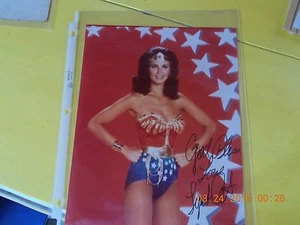LYNDA CARTER SIGNIERTES FOTOGRAFIE "WONDER WOMEN" - Bild 1 von 2