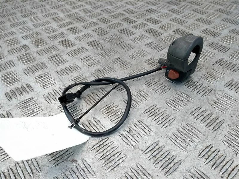 Yamaha XT 125 (2005->) Switch Gear Right Hand #61 - Image 1 of 1