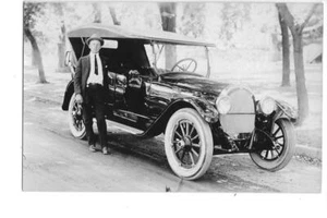 RPPC Echt Foto Postkarte Oldtimer Antik Tourenwagen Auto Livery Man B11 - Bild 1 von 1