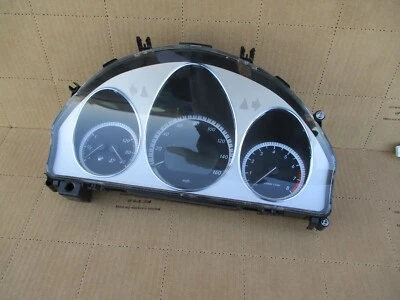 2011 MERCEDES-BENZ C 300 INSTRUMENT CLUSTER GAUGE SPEEDOMETER A2049001505 - Изображение 1 из 4
