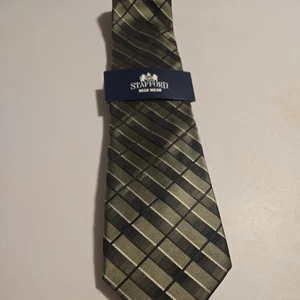 Stafford Executive Men 58 x 4in Tie Multicolored/Green Print With Tag - Picture 1 of 2