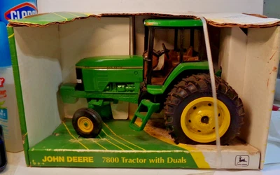 Vintage 1/16 John Deere 7800 ROW CROP TRACTOR with Duals NEW IN BOX Pictured - Image 1 of 4