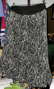 COLDWATER CREEK Reversible Skirt Black & White -Knee length- Women's M (10/12) - Picture 1 of 5