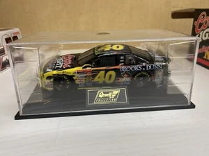 Revell 1/24 S. Marlin #40 Coors Light/Brooks & Dunn 1999 Chevy Monte Carlo - Picture 1 of 7